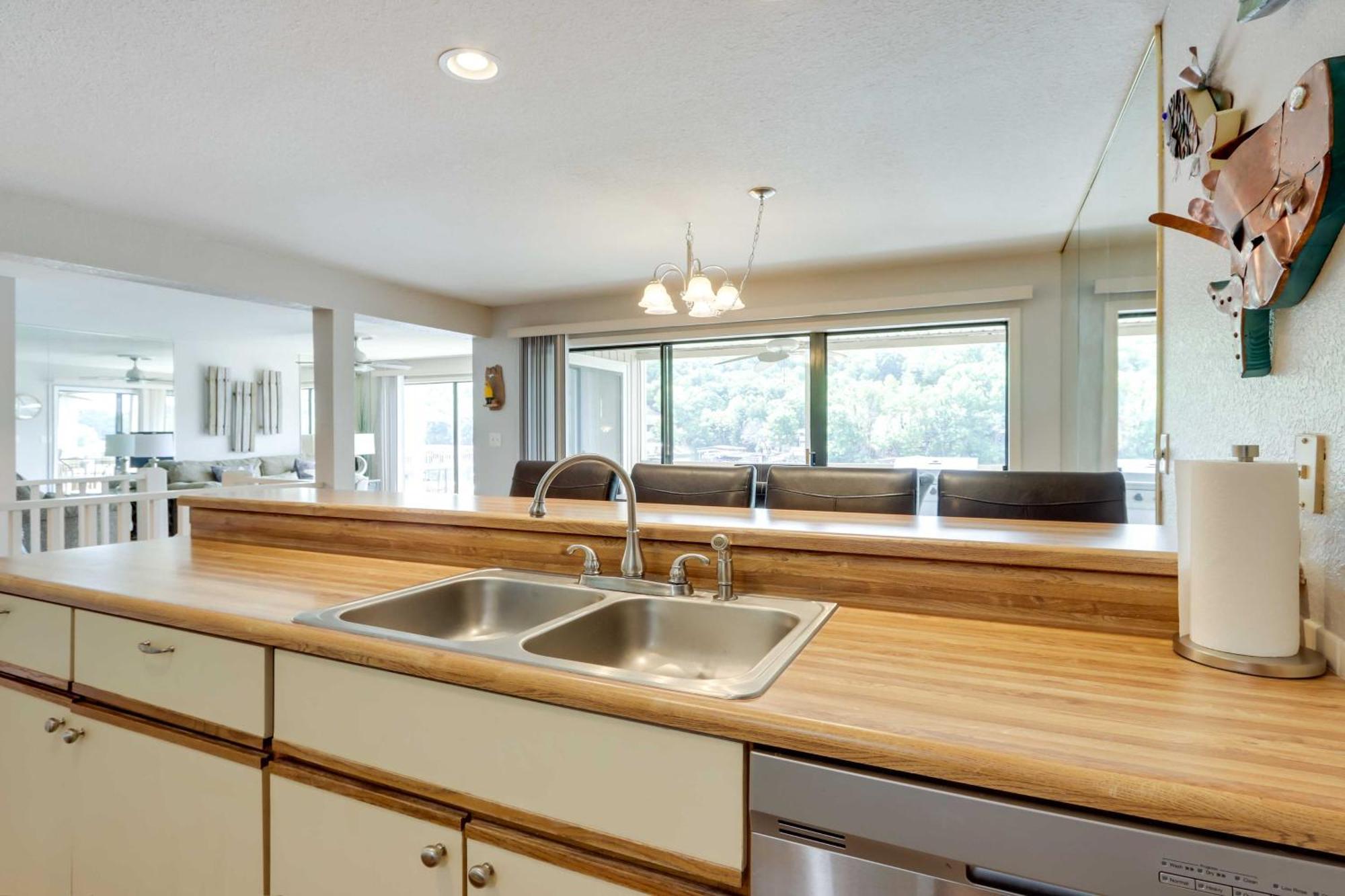 Lakefront Osage Beach Condo With Community Pool Εξωτερικό φωτογραφία