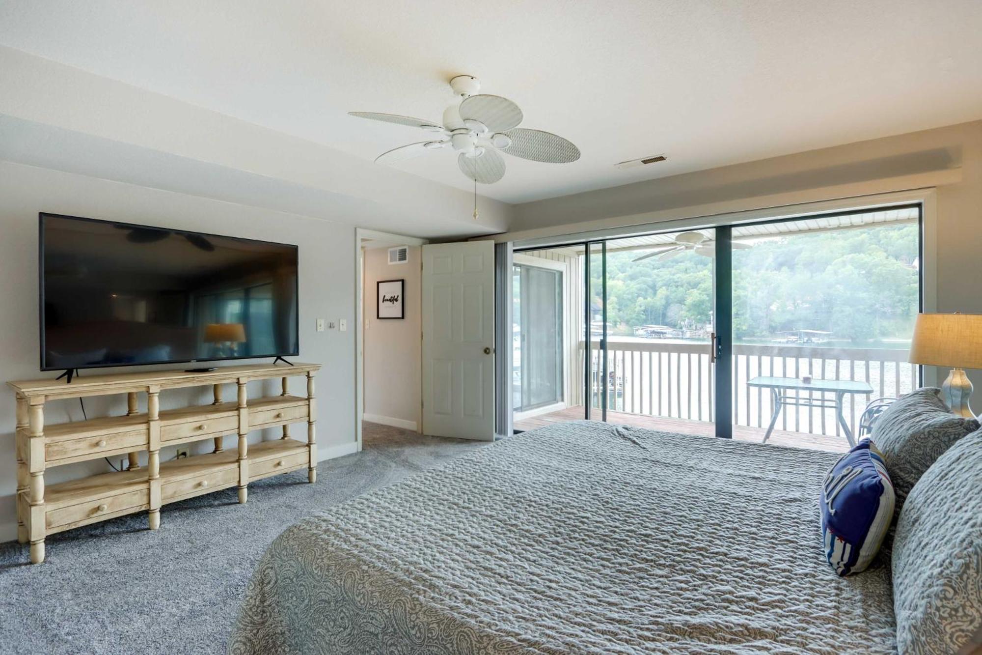 Lakefront Osage Beach Condo With Community Pool Εξωτερικό φωτογραφία